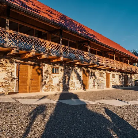 Luxury Farm Stay, Kmetija Meta * Sevnica