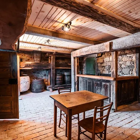 Luxury Farm Stay, Kmetija Meta Casa vacanze *